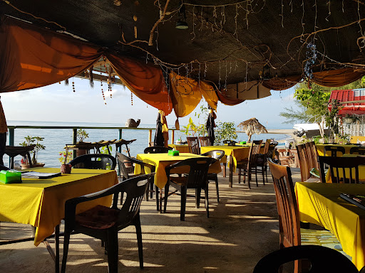 Frandy Beach Bar & Restaurant