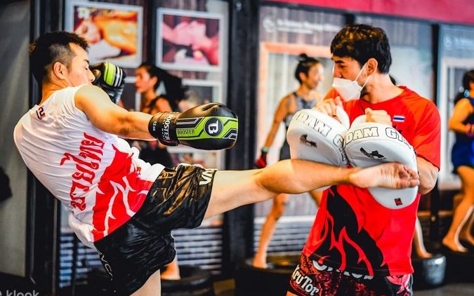 kelas muay thai terbaik di kampong kadok
