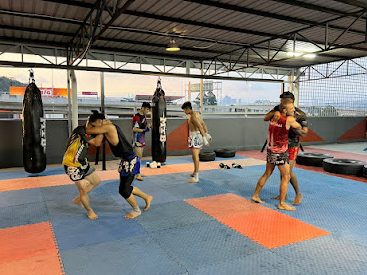 kelas muay thai terbaik di labis