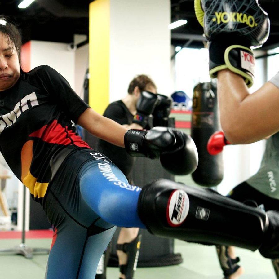 kelas muay thai terbaik di parit raja